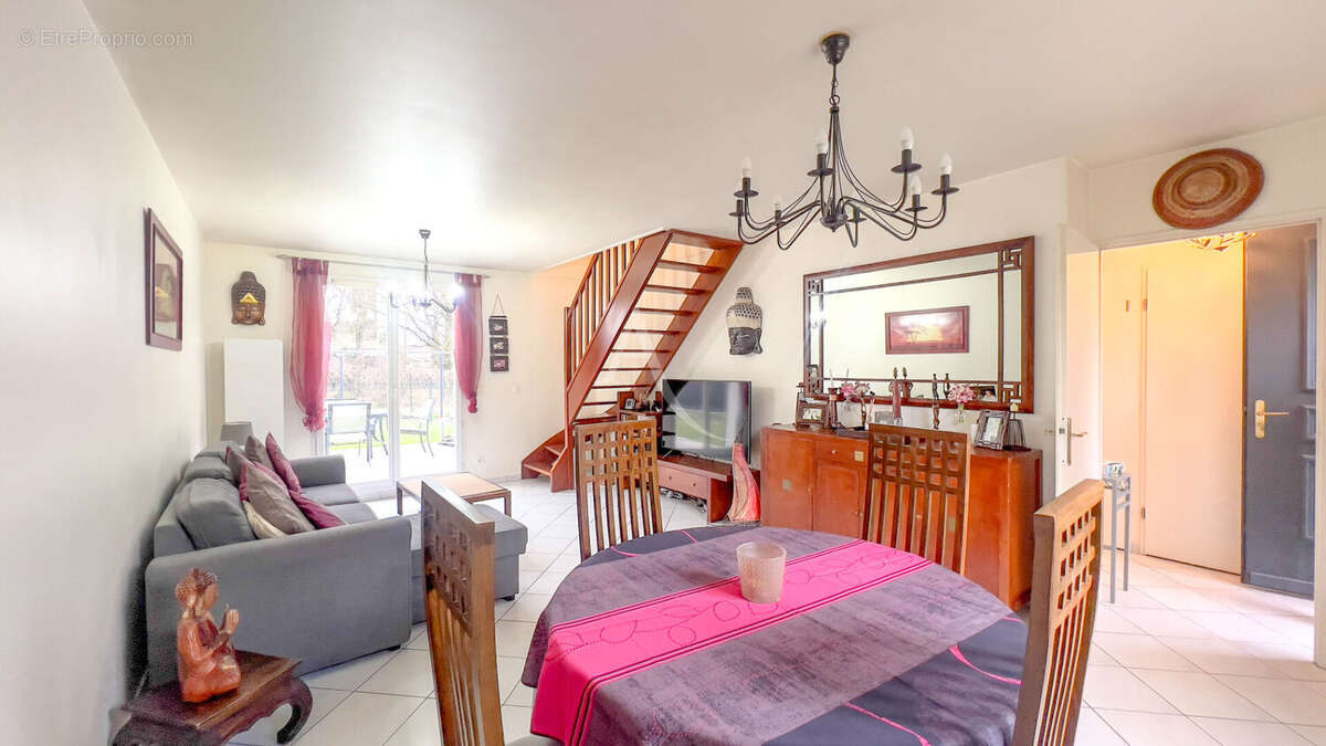 Maison à VIGNEUX-SUR-SEINE