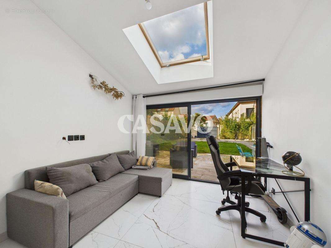 Maison à SAINT-MAUR-DES-FOSSES