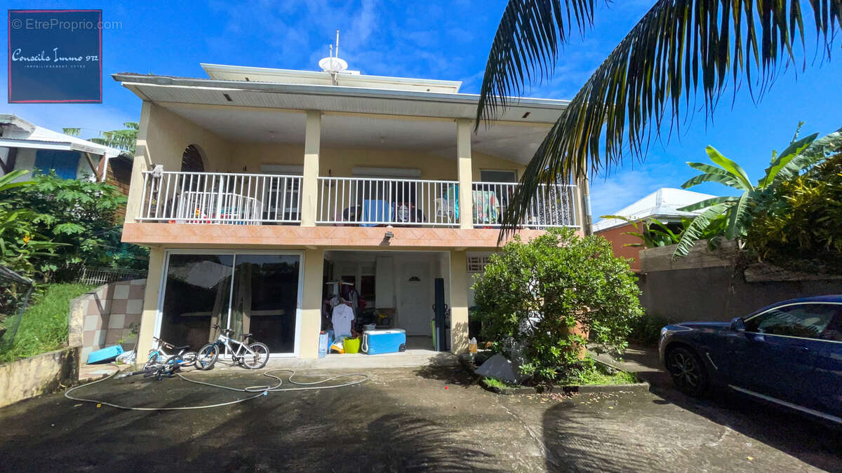 À Vendre : Villa Individuelle F5 (F4+Studio) avec vue mer aux Trois-Ilets (97229) - photo 2