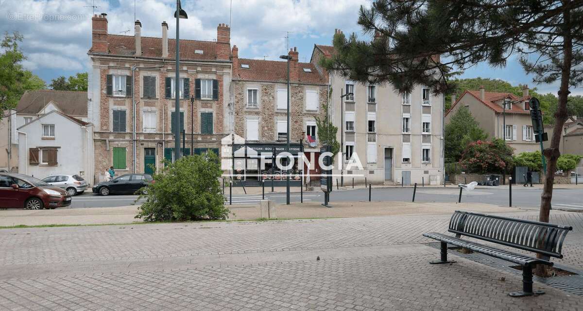 Appartement à CORBEIL-ESSONNES