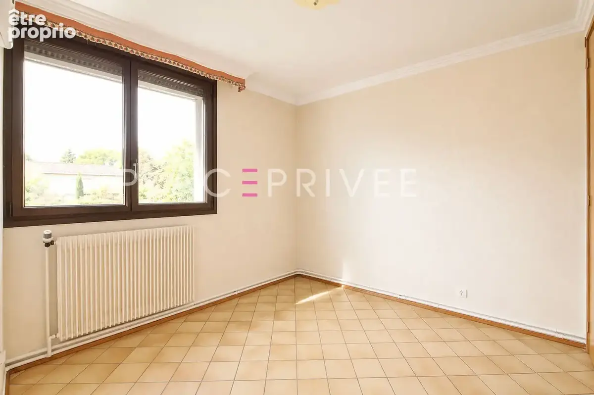 Maison avec garage et jardin - photo 13