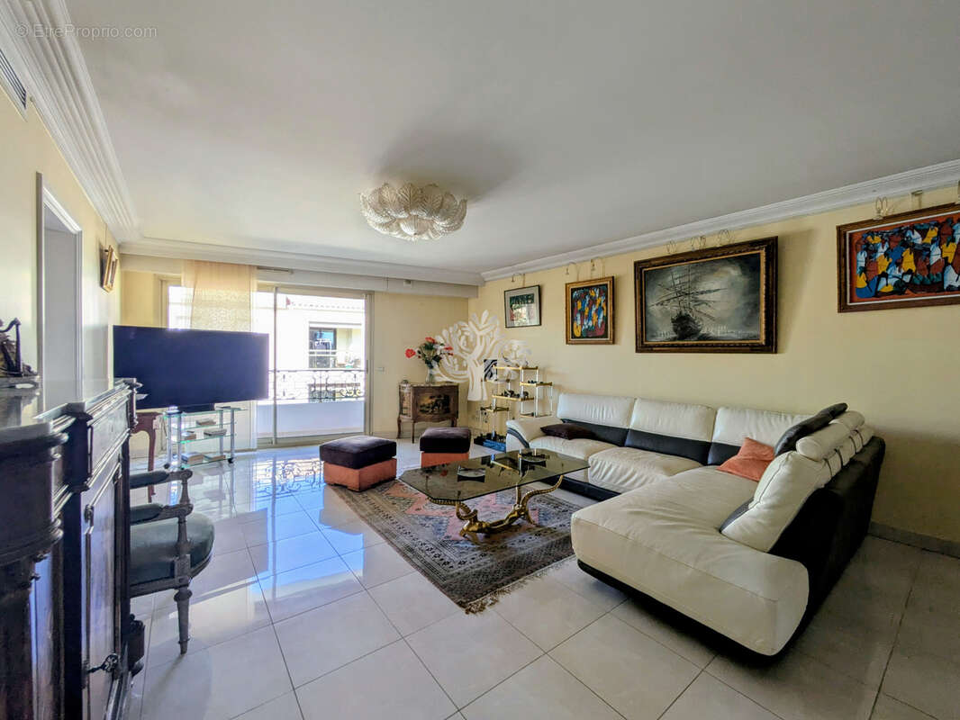 Appartement à SANARY-SUR-MER