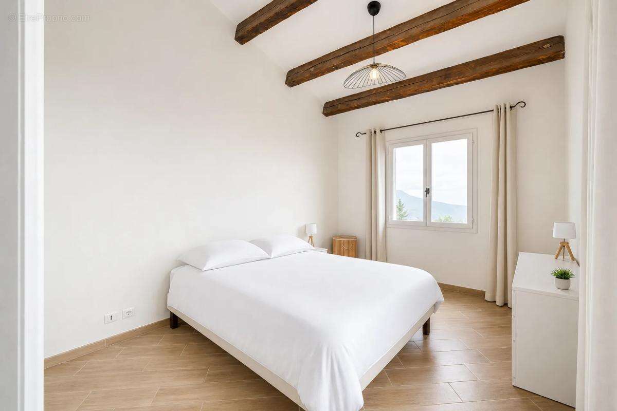 Maison de 6 pièces de 256 m² à Le Bar-sur-Loup - photo 56