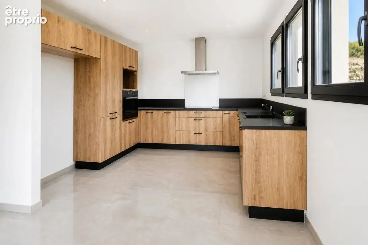 Maison de construction récente de plain-pied, 5 pièces de 135 m² à Tauves - photo 8