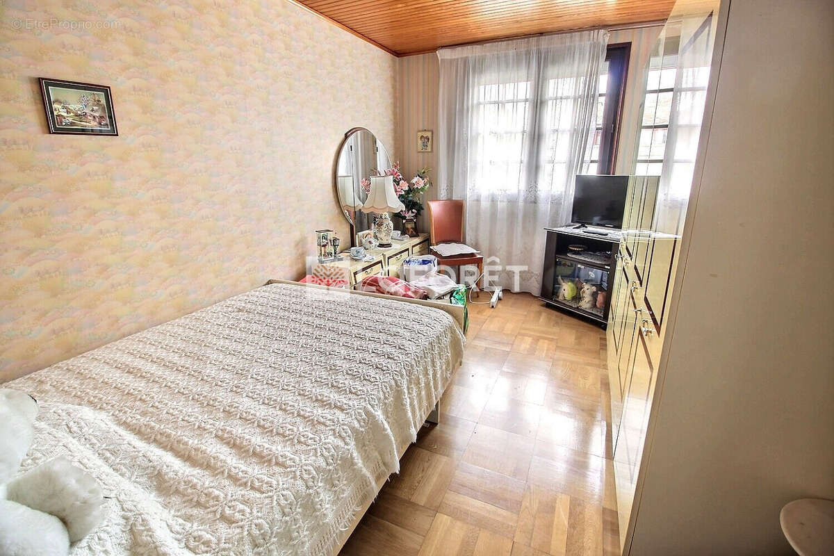 Maison à VILLENEUVE-LA-GARENNE