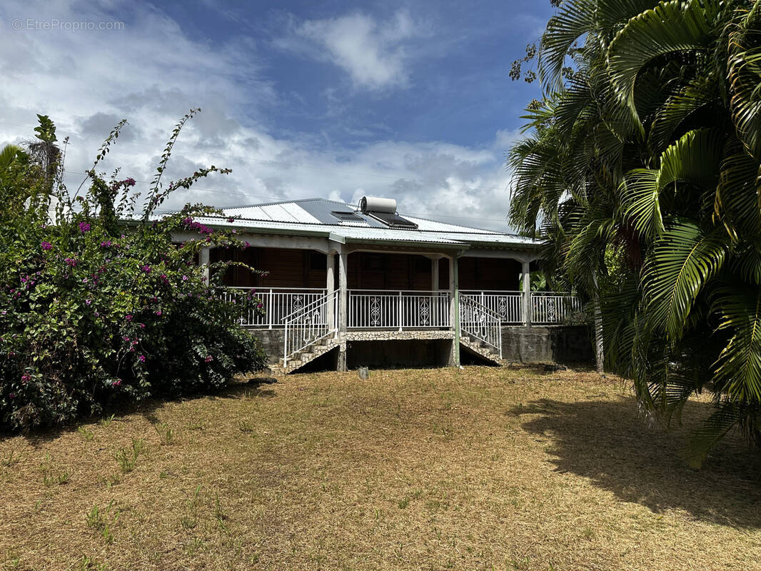 Maison à CAPESTERRE-BELLE-EAU