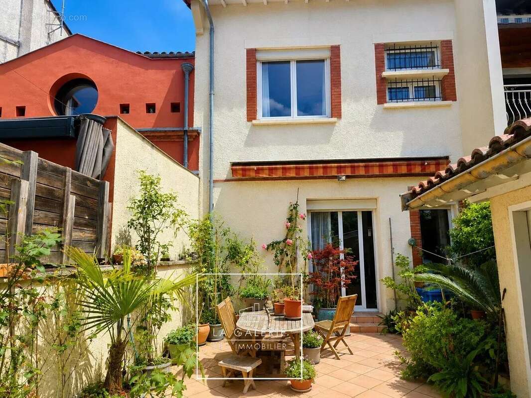 BUSCA - Rue du Gorp - Authentique maison toulousaine en briques foraines avec jardin et double place de parking en sous sol boxa - photo 17