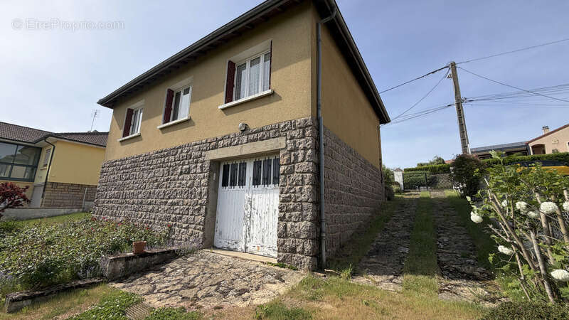 Maison à LA CLAYETTE