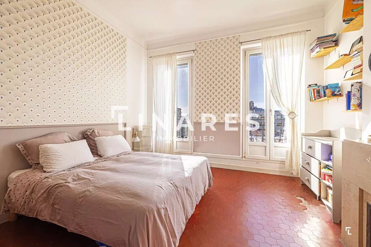 Appartement à MARSEILLE-1E
