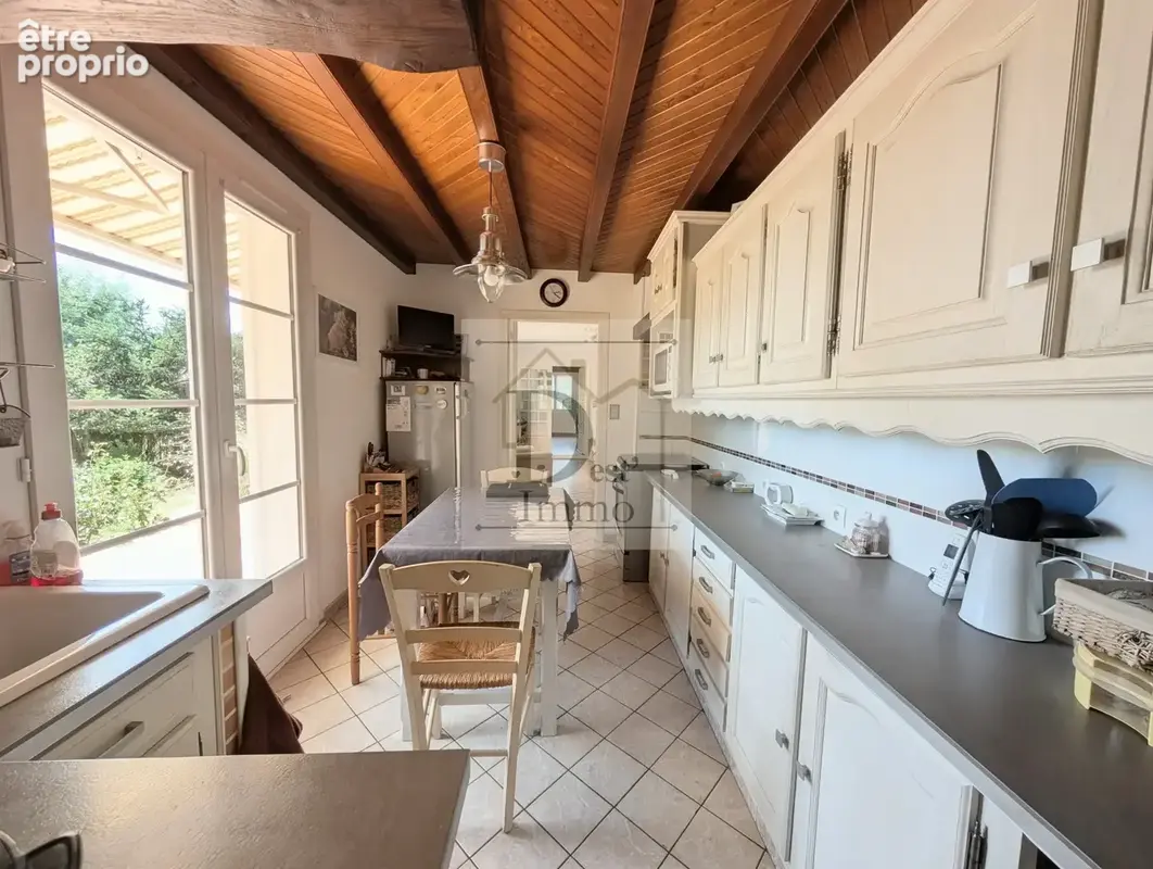 Maison familiale de 140 m2 sur sous-sol complet — Étagnac - photo 2