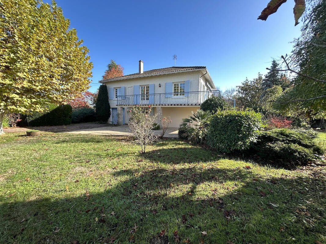 Maison à MONTPON-MENESTEROL