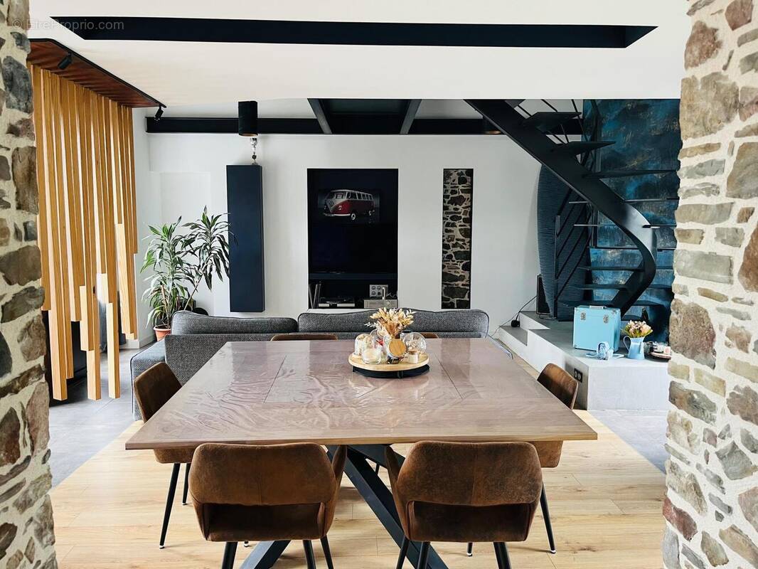 Photo 1 - Maison à MONTAIGU