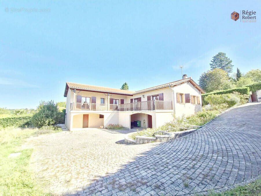 Maison à LACHASSAGNE