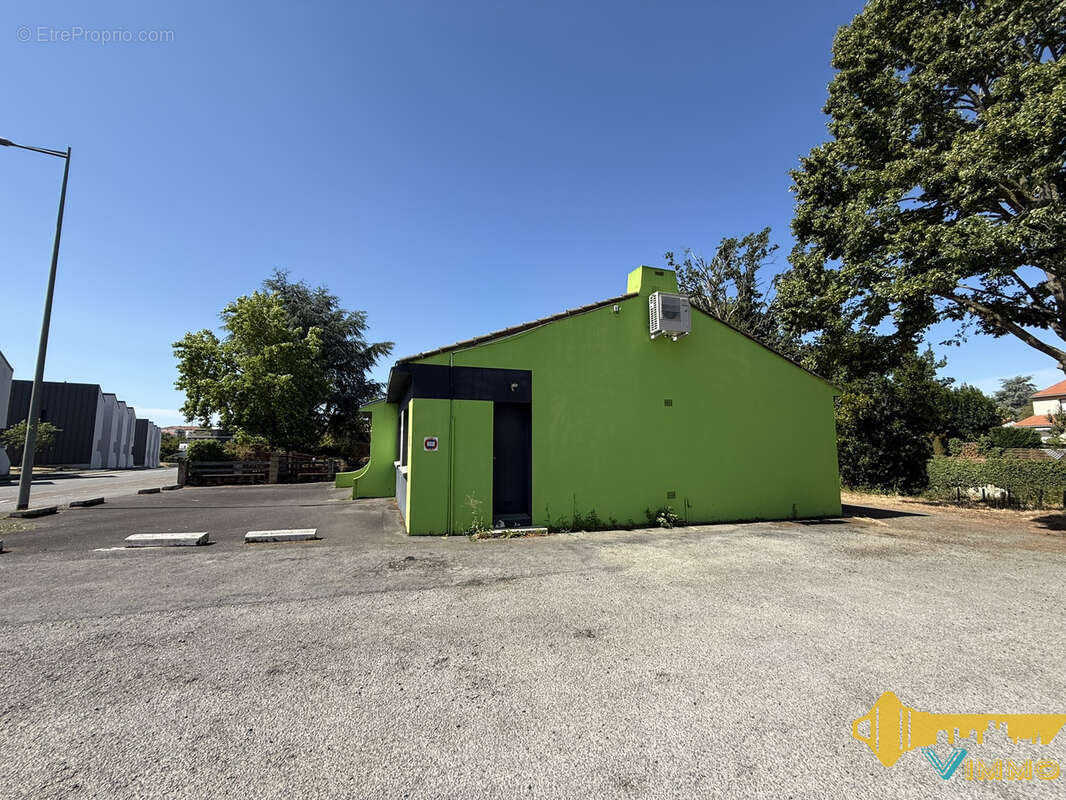 Cabinet / Local Professionnel 119,45m2 - 7 places de parkings - photo 13