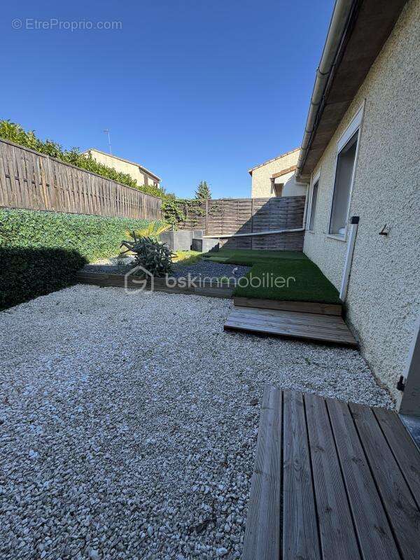 34500 beziers crouzette - villa plain pied 66m2 - 2 faces - rénovée - terrasse avant - jardinet arrière - photo 3