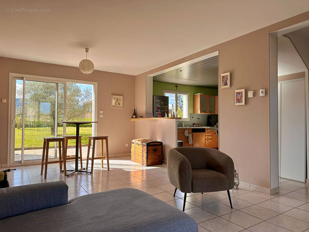 Maison à POUILLY-LE-MONIAL