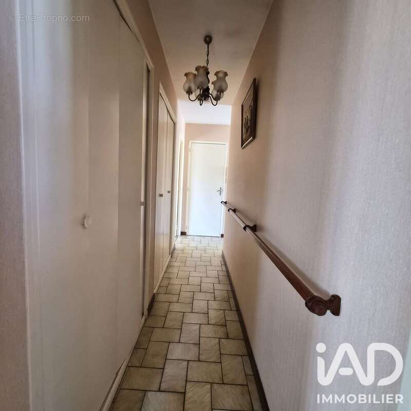 Maison 70 m² à Saint-Andre-Les-Vergers  - photo 7