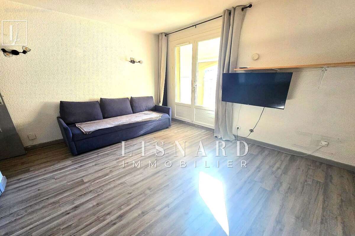 Appartement à VALLAURIS