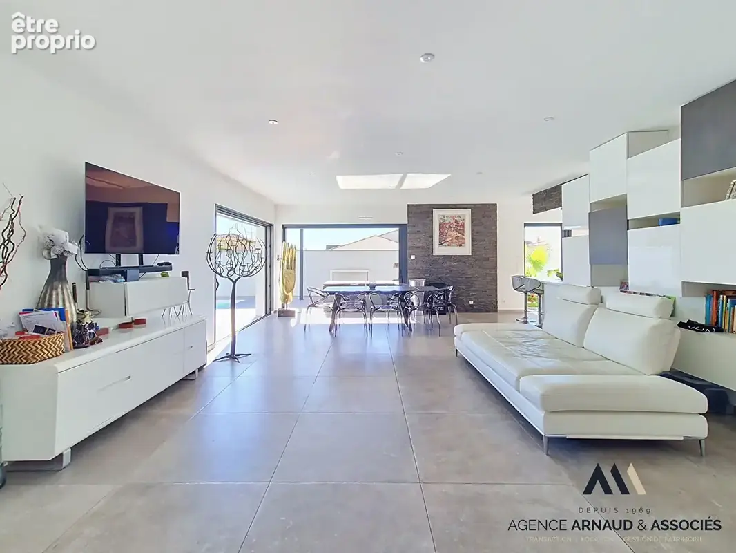 Saint-cyr-sur-mer - superbe maison contemporaine de plain-pied de 132 m² avec piscine - photo 3