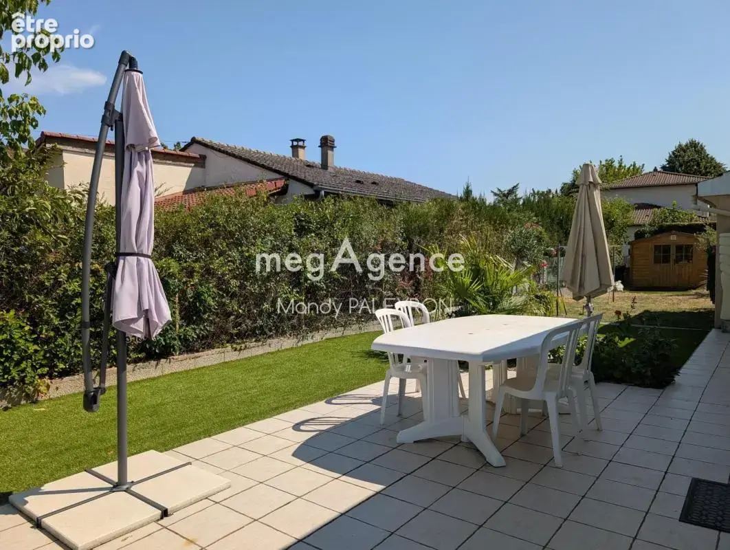 Maison Plain-pied 110 m² 5 pièces bel extérieur - photo 3