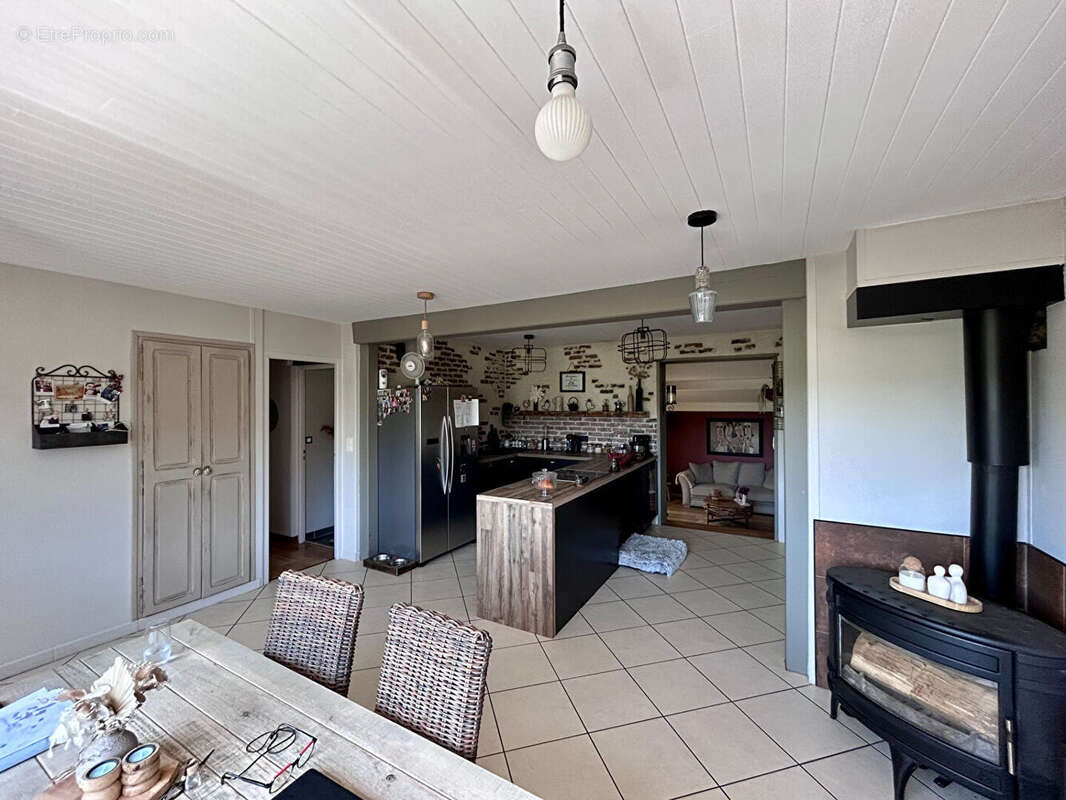 Maison Prailles La Couarde 5 pièce(s) 87 m2 - photo 2