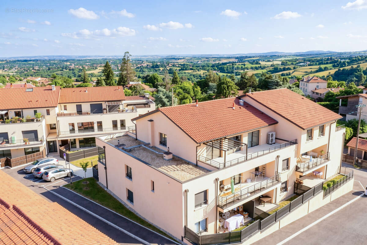 Appartement T5 en dernier étage avec grandes terrasses et climatisation - photo 2