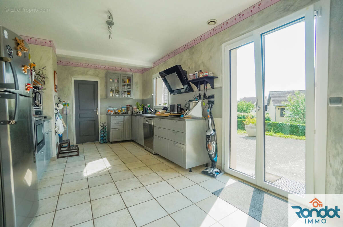 Maison à SAVIGNY-LE-SEC