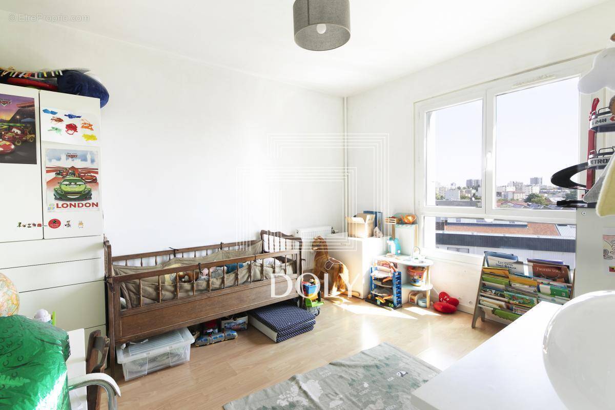 Appartement à LES LILAS