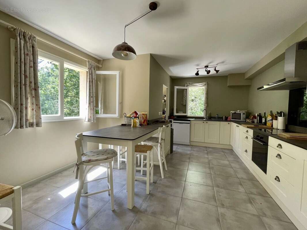 Magnifique maison avec grande piscine - photo 3