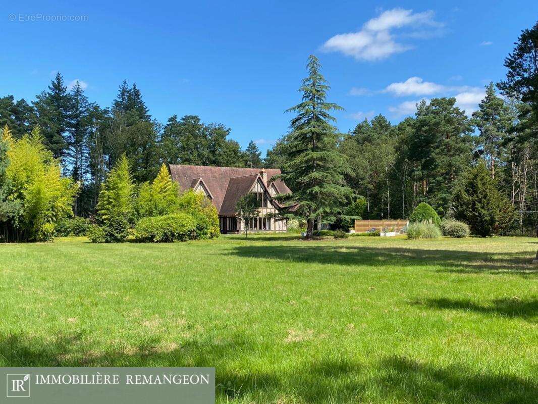 Maison à NEUVY-SUR-BARANGEON
