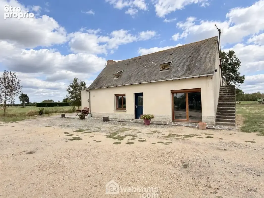 Maison ancienne construite en 1917, entièrement de plain-pied. - Maison à LONGUE-JUMELLES