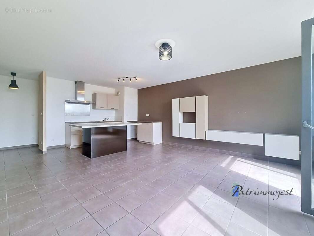 Appartement à SAINT-ETIENNE