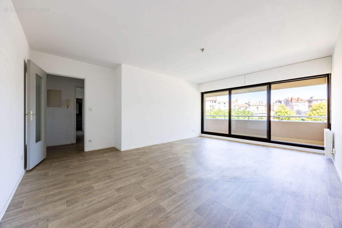 Appartement Quartier Fondaudége T3 parking, balcon, ascenseur - photo 2