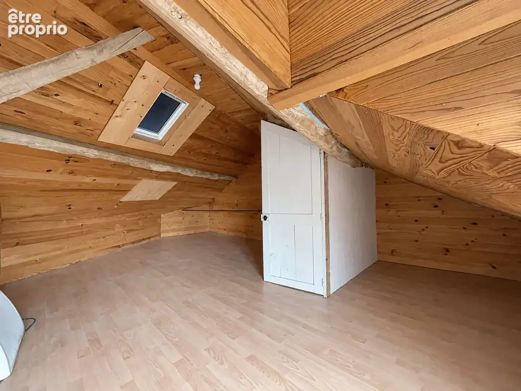 Maison en pierres avec jardin et dépendances - photo 9