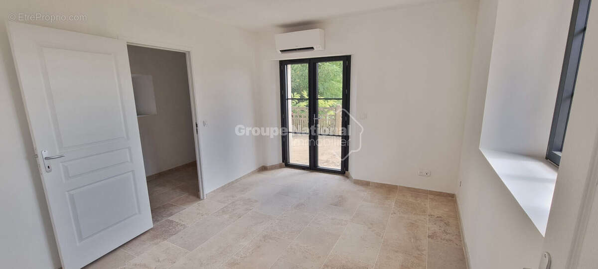 Mas rénové  sur 3 000m² de terrain - photo 9