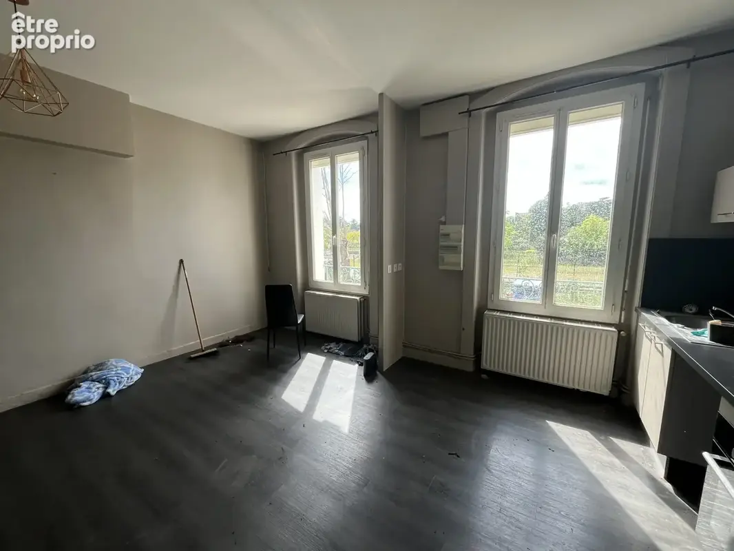 Appartement 300 m² à Saint-Just-Saint-Rambert  - photo 6