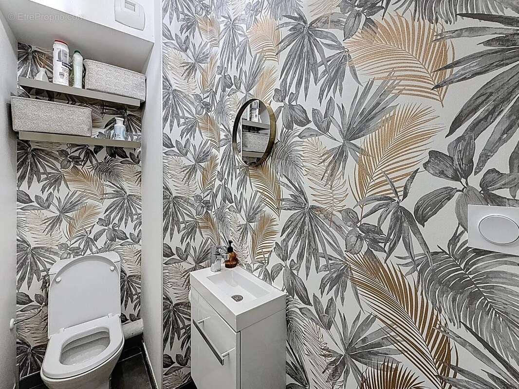 Appartement à SAINT-LAURENT-DU-VAR