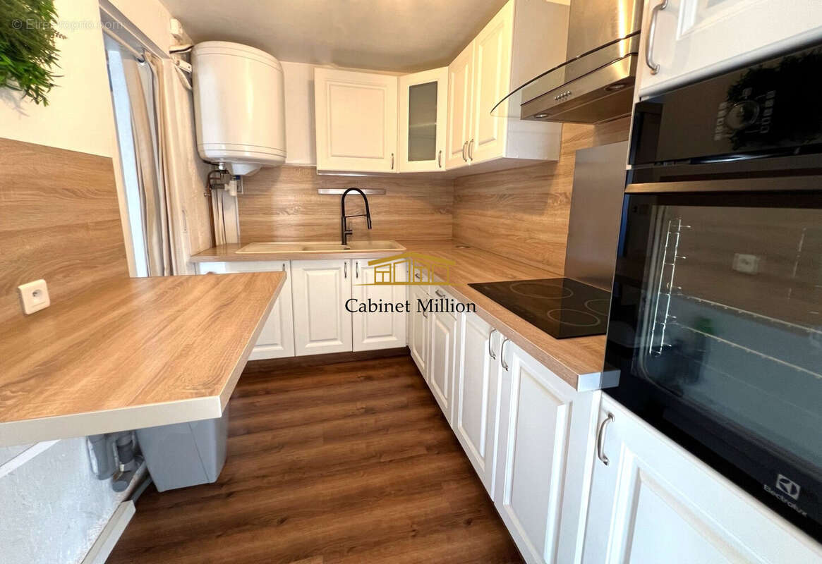 Maison à VIC-LA-GARDIOLE