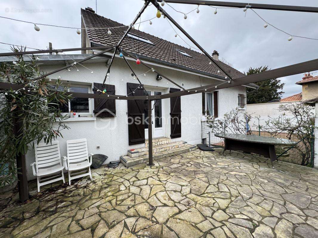 Maison à MORANGIS
