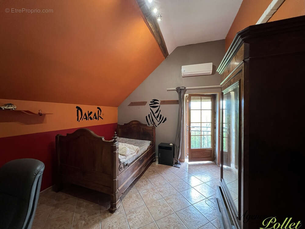 Maison à IVOY-LE-PRE