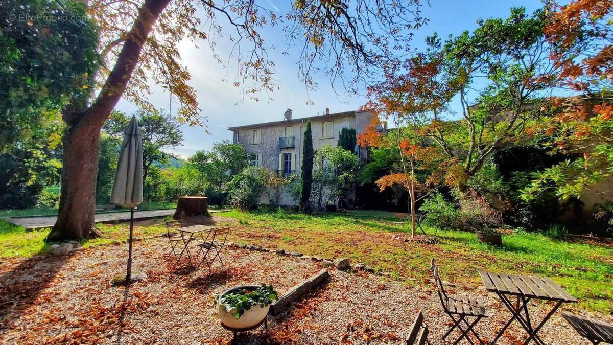 Maison à LA TOUR-SUR-ORB