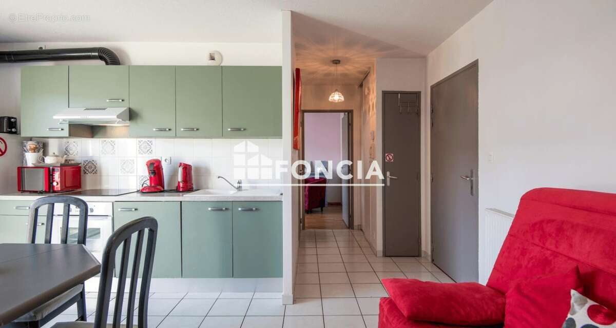 Appartement à ONET-LE-CHATEAU