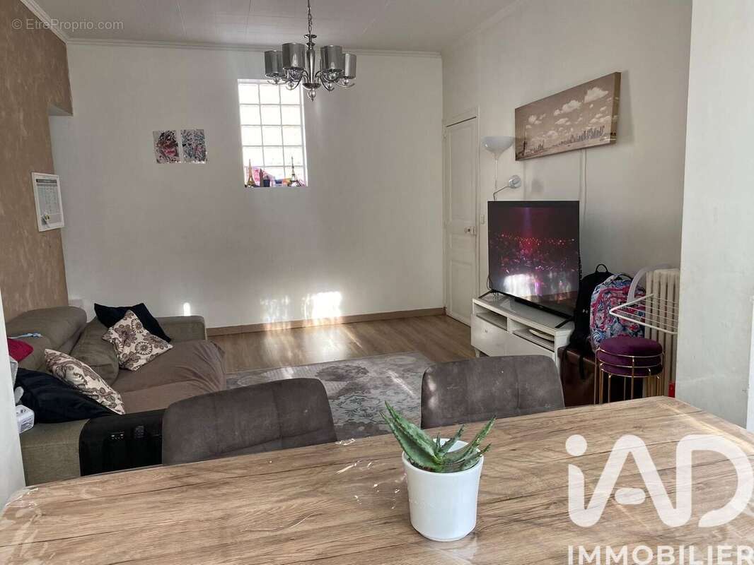 Photo 2 - Maison à LES PAVILLONS-SOUS-BOIS