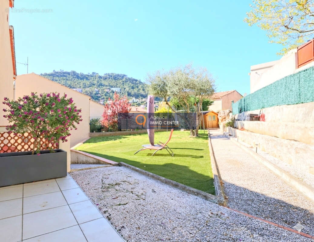 Maison à SOLLIES-TOUCAS