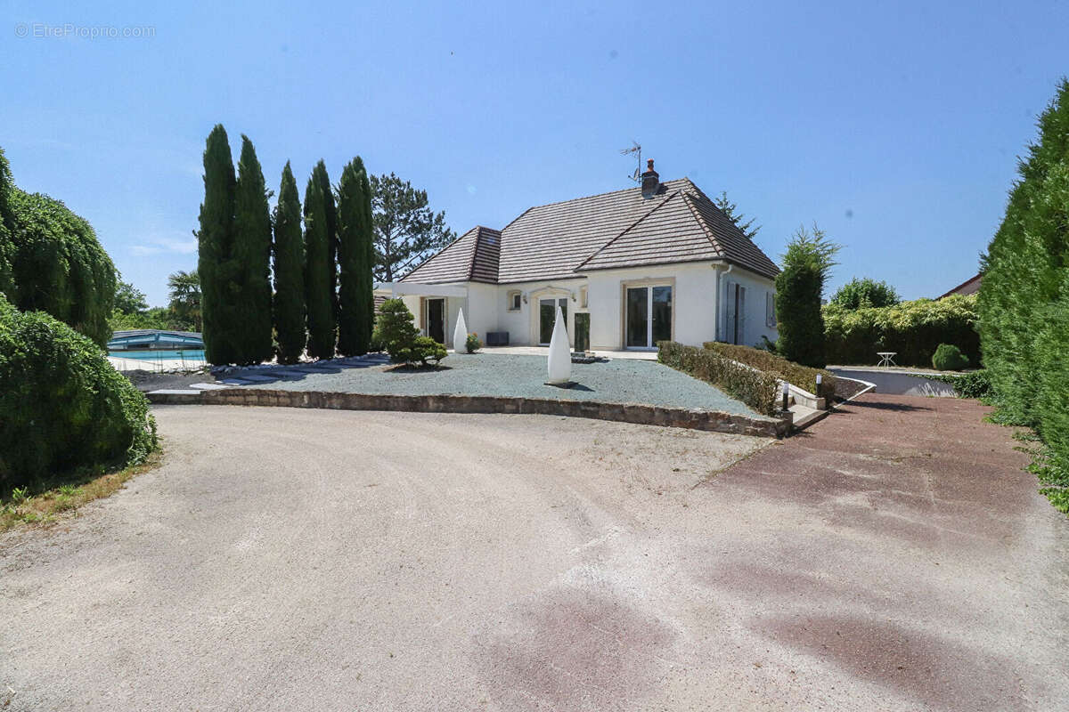 Maison à NEUILLY-LES-DIJON