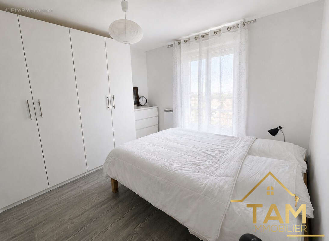 Appartement 38 m² à Saint-Cyr-L'ecole  - photo 3