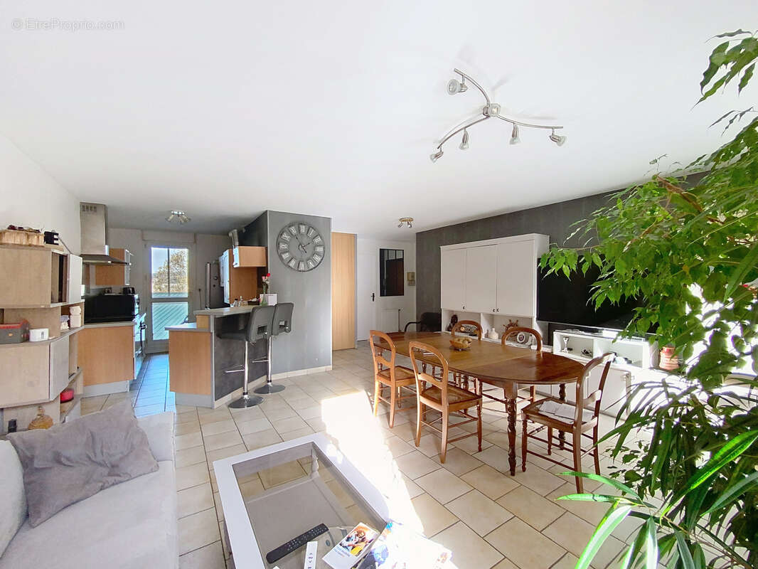 Appartement à SAINT-ETIENNE