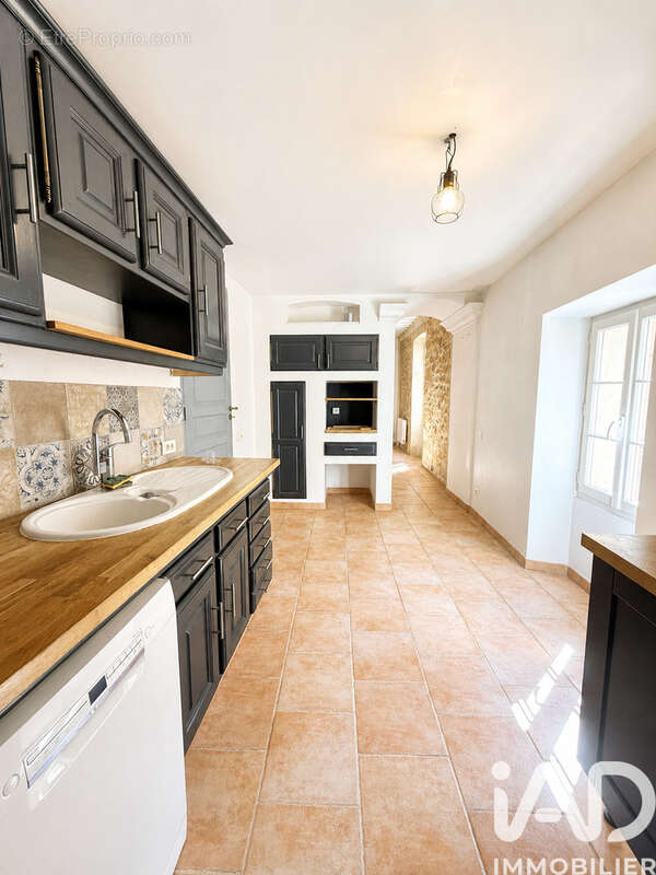 Maison 115 m² à Jouques  - photo 3