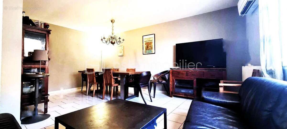 *** Maison de village de 146m²- Cour- Loggia- T2 en RDC- Vue- La Palme *** - photo 7