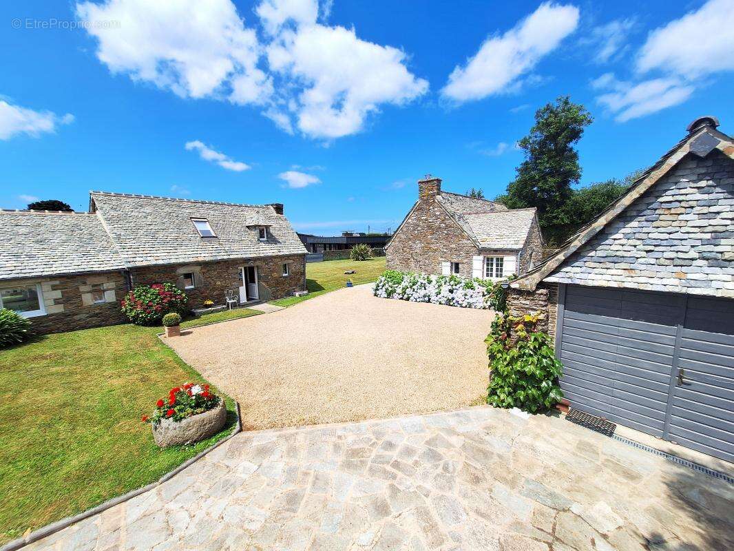 Maison à LOCQUIREC